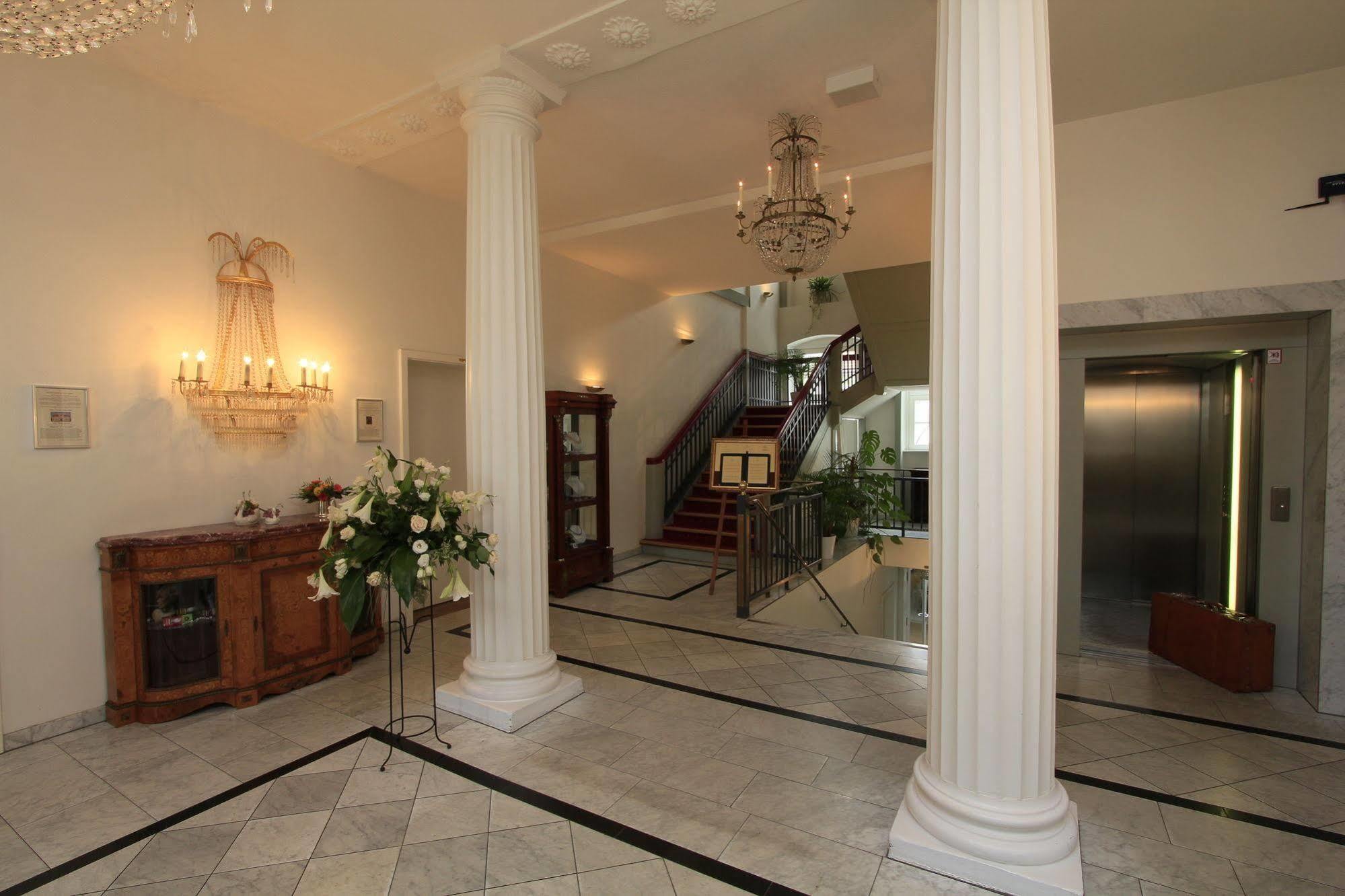 Hotel Prinzenpalais 巴特多布兰 外观 照片